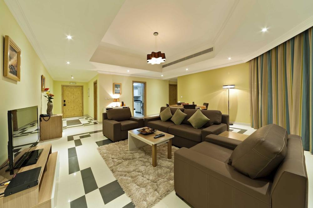 Magnum Hotel&suites West Bay Aparthotel 4*